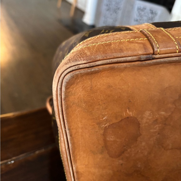 Authentic Louis Vuitton Monogram Bucket Bag - Picture 8 of 15